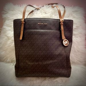 🔥 Michael Kors large purse tote